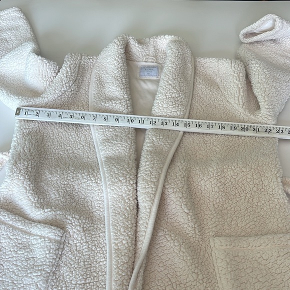 Abercrombie & Fitch Sleepwear Faux Sherpa Robe Cream Pockets Lined Soft Size M/L - Picture 9 of 10
